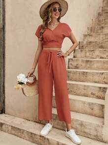 SHEIN VCAY Conjunto de dos piezas con top de manga murciélago de cuello en V de unicolor y pantalones - Rojo - Ver 3