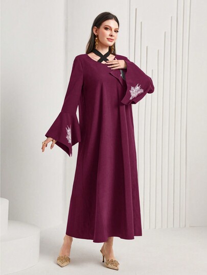 Al Najma 女士刺繡阿拉伯風格交叉領連衣裙