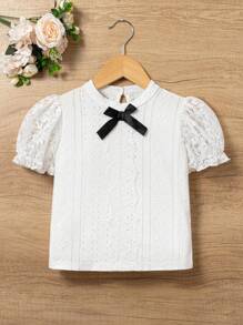 SHEIN 少女們的蝴蝶結前繡花泡泡短袖t恤,簡潔、時尚、百搭,適用於夏季 - 白色 - 查看 1