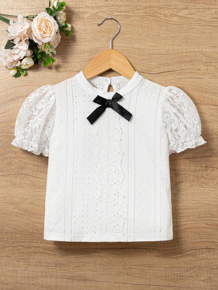 SHEIN 少女們的蝴蝶結前繡花泡泡短袖t恤,簡潔、時尚、百搭,適用於夏季 - 白色 - 查看 1