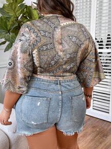 SHEIN Clasi Plus Size Women's Front Tie Shirt With Scarf Print - Khaki - View 2