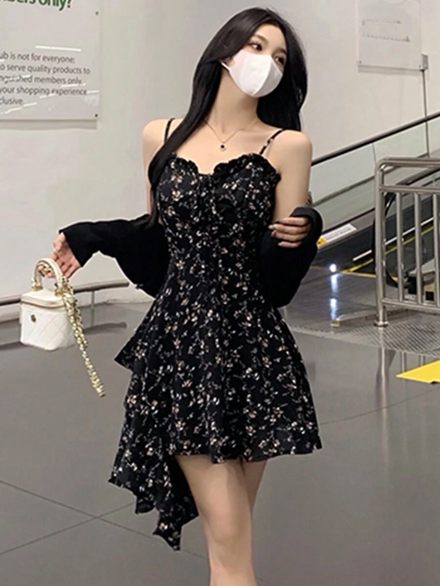 女式花卉印花不对称下摆吊带连衣裙