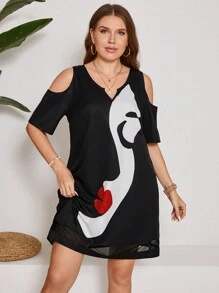 SHEIN LUNE Plus Size Women's Off-Shoulder Black Dress With Notched Collar And Face Print - Black - View 3