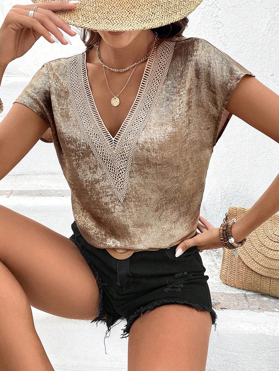 EMERY ROSE 女式亮面蝙蝠袖衬衫，适合新年节日聚会服装 - 金色 - 查看 1