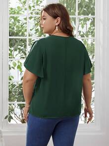 SHEIN Clasi Blusa Adornada De Talla Grande Para Mujer Con Mangas Con Volantes Y Escote En V - Verde Oscuro - Ver 2