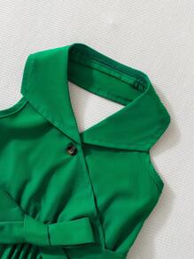 SHEIN Kleine Mädchen modisches Kleid mit Hemdkragen und grünem Knopf-Design, gepaart mit plissiertem Saum und Nackenträger, geeignet für den Sommer