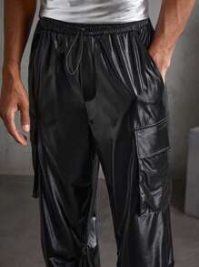 Manfinity VCAY 針織休閒短袖上衣亮面布褲2條/套 - 彩色 - 查看 3