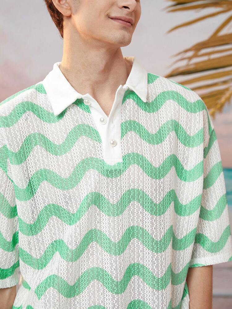 Men's Knitted Casual Polo Shirt With Wavy Lines Pattern