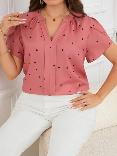 SHEIN Clasi 大码女式心形印花花瓣袖 V 领衬衫，夏季