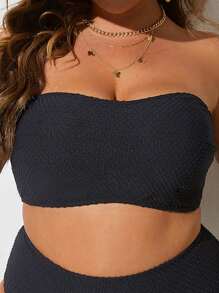 SHEIN Swim Curve Top de bikini de talla grande y sin tirantes en unicolor para playa de verano - Negro - Ver 1