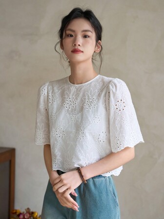 FRIFUL Damen kurzärmeliges Top mit Hohlmuster-Stickerei, Crop Tops für Frauen