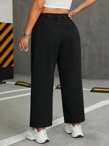SHEIN EZwear Plus Size Solid Color Frayed Hem Boyfriend Jeans - Black - View 2