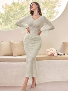 Modelyn 女性純色簡約v領連衣裙