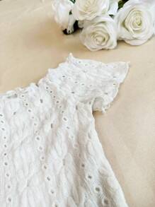 Soleia 女式度假休閒露肩鏤空刺繡短上衣 - 白色 - 查看 3