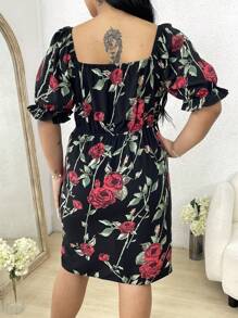 Flirla 大尺碼女款花卉印花雞心領連身裙 - 黑色 - 查看 2