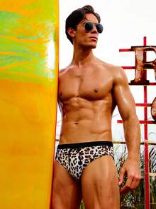Manfinity Men's Summer Beach Leopard Print Triangle Swim Trunks, Reversible - Multicolor - View 5