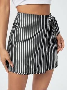 SHEIN Unity 女士條紋印花打結腰帶安全褲裙 - 黑與白 - 查看 6