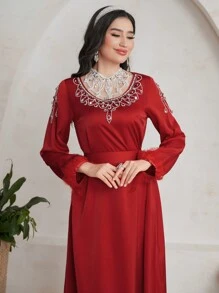 Modelyn 勃艮第红色 1 件女士毛绒袖口连衣裙，带水钻装饰，不含项链，长款晚礼服 - 酒紅色 - 查看 6