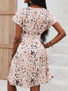 SHEIN LUNE 女式印花裹身连衣裙，配有飘逸短袖和腰带 - 彩色 - 查看 2