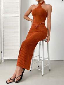 SHEIN Essnce Bộ đồ hai mảnh đi nghỉ mát mùa hè, áo thun co giãn cao màu cam, cổ yếm, viền bất đối xứng và chân váy len dệt kim màu trơn - trái cam - Xem 5