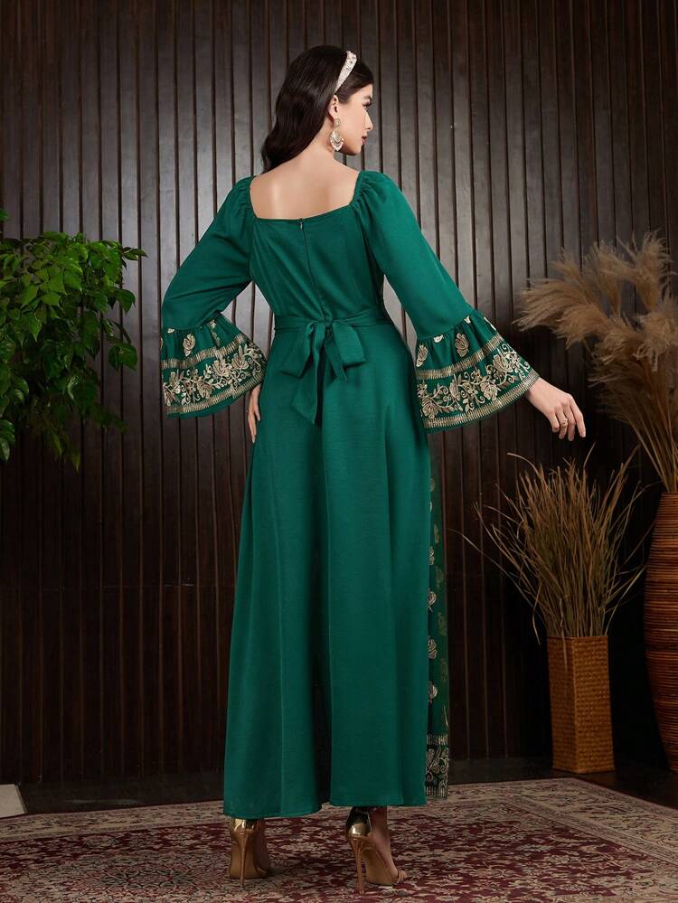 Positioning Embroidery Sweetheart Neck Dress
