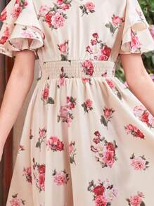 SHEIN Leap Crew 少女 V 领分层荷叶边袖腰部褶皱花卉印花连衣裙，母女配套服装（2 件单独出售） - 彩色 - 查看 8