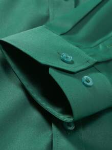 Manfinity Mode Camisa de Manga Longa Básica Masculina, Camisa de Cetim Verde Masculina, Camisa Masculina Verde Escuro, Camisa Social Masculina - Verde Escuro - Visão 5