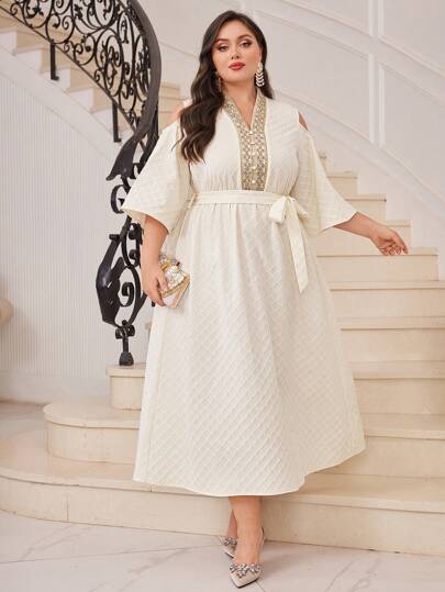 Modelyn 大尺碼女裝露肩拼接腰帶連衣裙