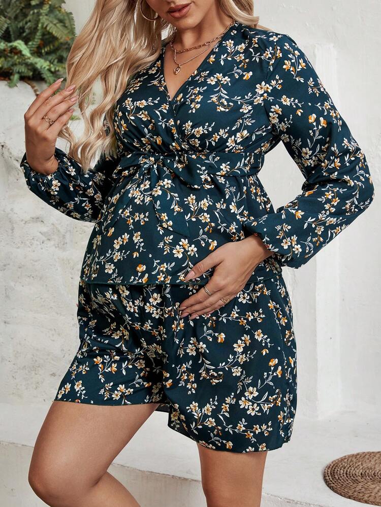Maternity Flower Print Tie Front Top With Shorts 2 Pieces Set
