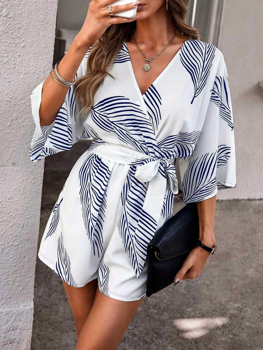 SHEIN LUNE 樹葉印花交疊領蝙蝠袖腰帶連身褲 - 白色 - 查看 1