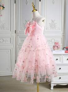 SHEIN Glamorique Kids Vestido de festa para meninas pré-adolescentes com laço luxuoso e sobreposição de malha com flor 3D, vestido de dama de honra, vestido de palco de concurso, vestido de festa de aniversário - Rosa chiclete - Visão 3