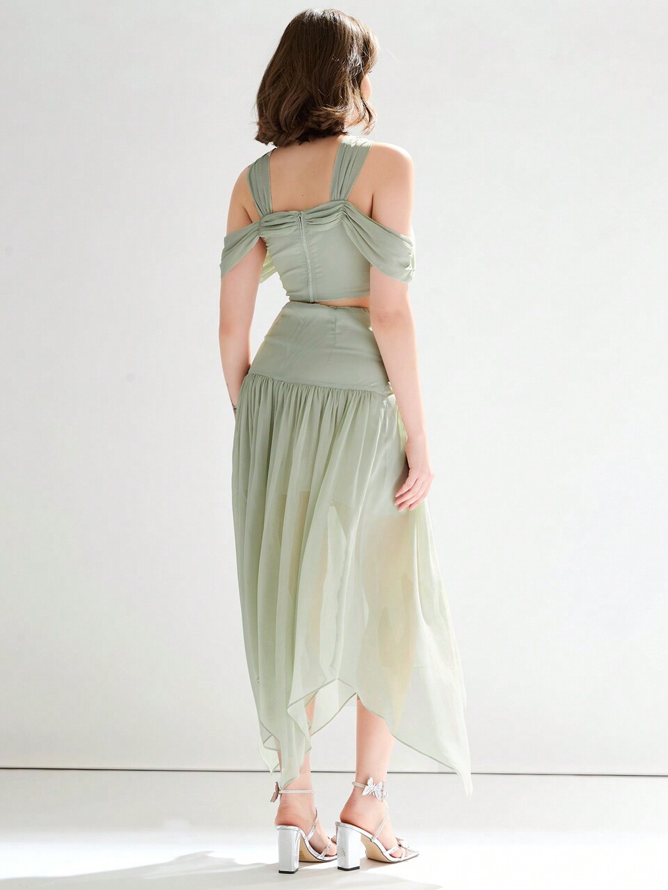 Women's Solid Color Cold Shoulder Cropped Top & Ruched Flowy Hanky Hem Skirt Beach Outfit Set