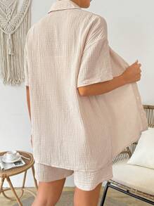 SHEIN Frenchy 女士皺紋布料短袖襯衫和短褲套裝 - 杏色 - 查看 2