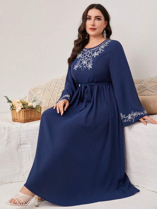 Al Najma Plus Size Vintage Floral Pattern Embroidery Arabian Clothing Round Neck Dress
