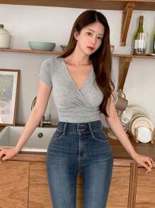 DAZY Áo thun nữ tay ngắn cổ chữ V màu trơn có chi tiết xếp ly mùa hè - Xám - Xem 7
