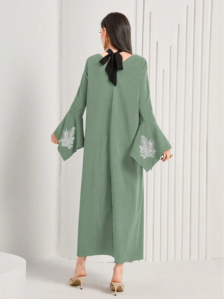 Women's Positioning Embroidery Flared Sleeve Dress