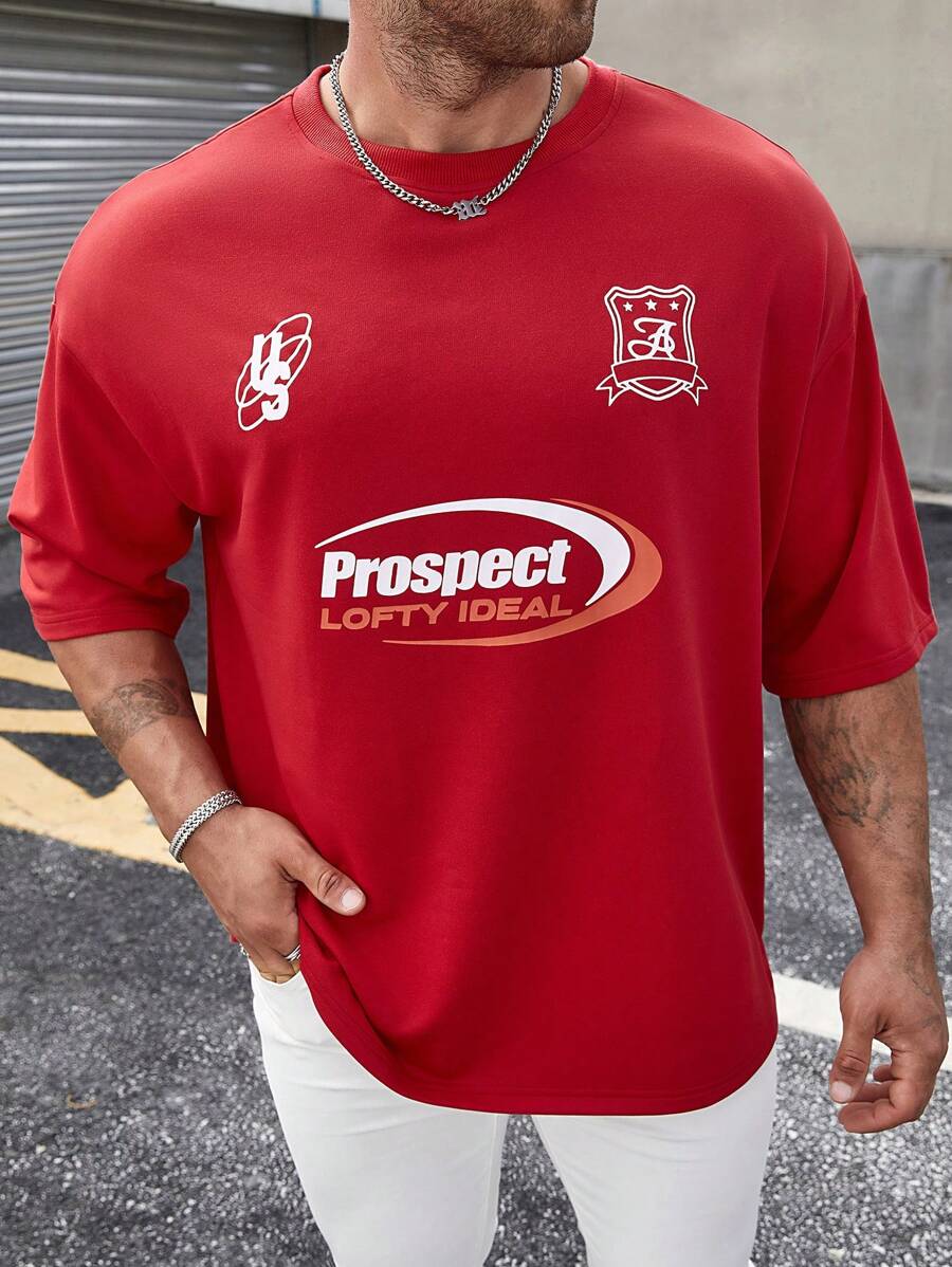 Manfinity Roughcore Nam Kích thước lớn Vòng cổ màu trơn Áo thun Với In thư - Màu Đỏ Sâu - Xem 1