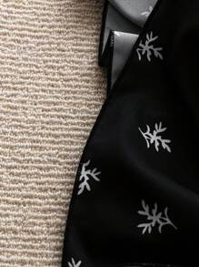 SHEIN Clasi Kích thước lớn Giường đôi In Xù Hoa Sen Đầm - Đen và trắng - Xem 6