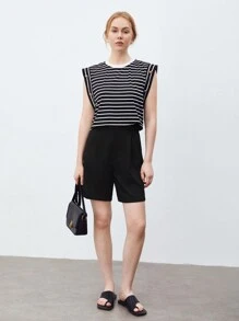 BizChic 女士基础款条纹纽扣装饰上衣，适合都市通勤、办公室、商务休闲、派对等场合。 - 黑與白 - 查看 3