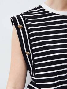 BizChic 女士基础款条纹纽扣装饰上衣，适合都市通勤、办公室、商务休闲、派对等场合。 - 黑與白 - 查看 4