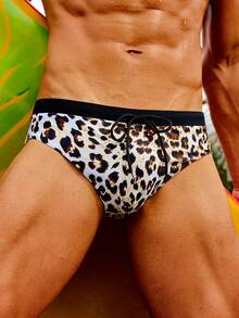 Manfinity Men's Summer Beach Leopard Print Triangle Swim Trunks, Reversible - Multicolor - View 3