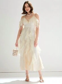Enchnt Robe En Dentelle Crème Pour Femmes À Épaules Dénudées Avec Volants - Nude - Voir 4