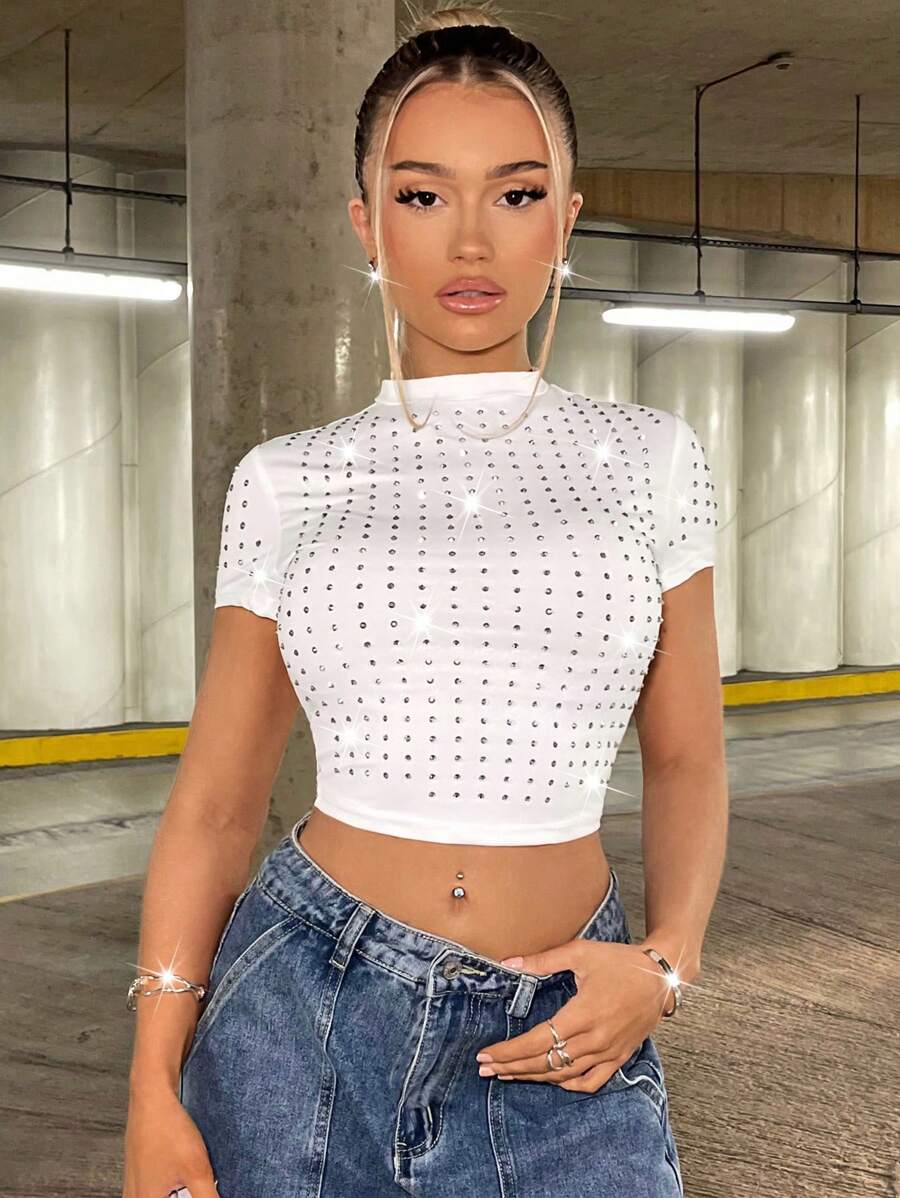 SHEIN BAE 圓領鑲嵌鑽石修身短袖t卹,適用於鄉村音樂節