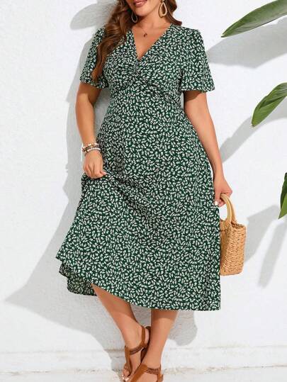 SHEIN Frenchy Vestido largo verde de manga corta con escote en V y estampado floral, estilo bohemio vacacional, talla grande, para el verano