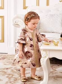 SHEIN Leap Crew Vestido De Niña De Bebé Con Un Hermoso Patrón De Flores Doradas, Con Manga Abullonada Y Dobladillo Con Volantes - Dorado - Ver 5