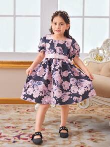 SHEIN Elegantes Blumenkleid Mit Puffärmeln Und Gürtel Für Junge Mädchen Im Noblen Stil Einer Adligen Mit Hut, Passend Für Festivals, Partys Und Straßenausflüge Im Sommer