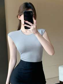 DAZY قمة من الكروشيه النسائية ذات الياقة الدائرية الضيقة المطاطية الصلبة مع ظهر مجوف - رمادي - مشاهدة 1