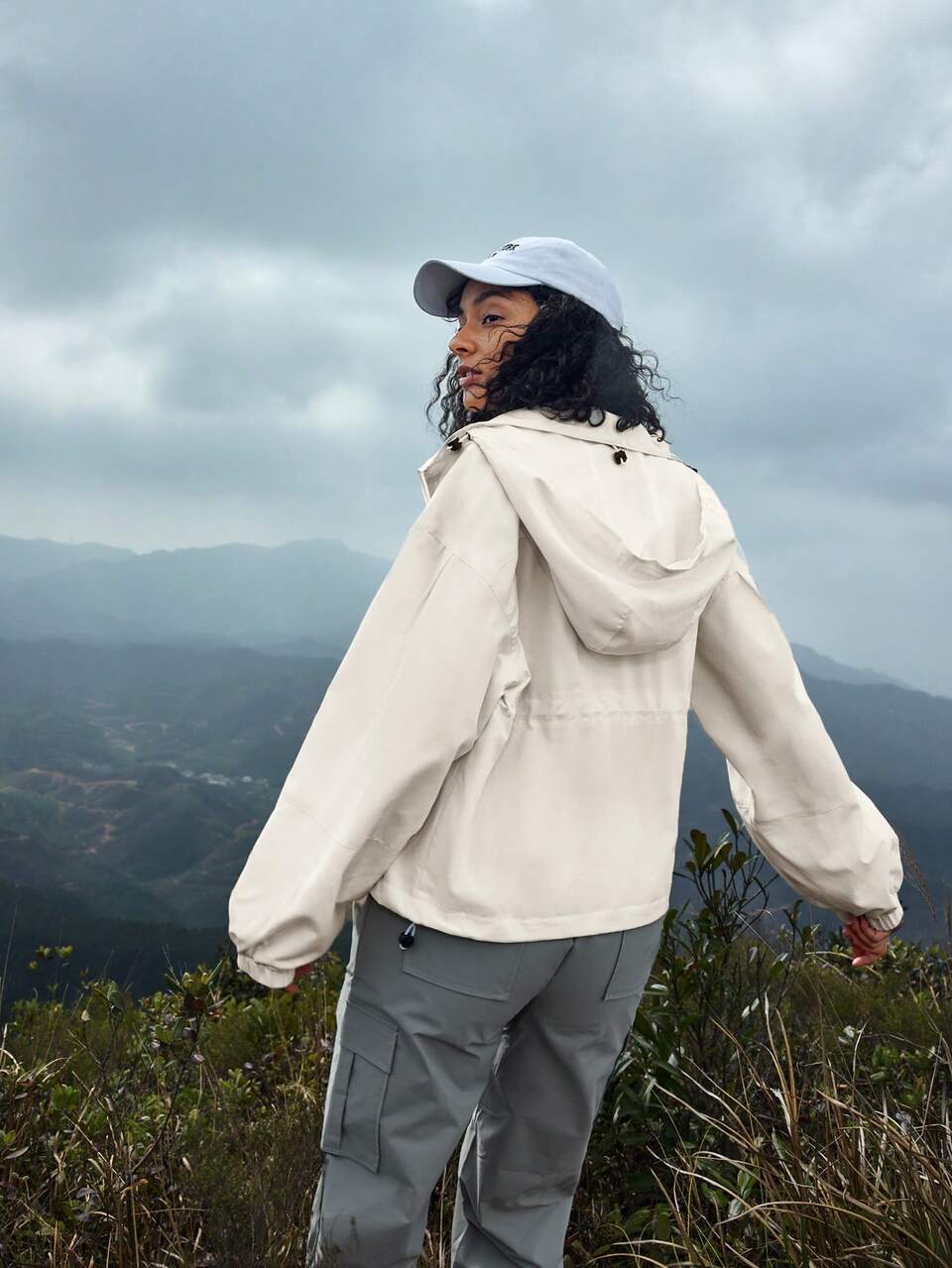 Women's Solid Color Drawstring Hooded Softshell Outdoor Jacket