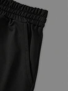 Manfinity Dauomo Men's Smile Face Printed Short Sleeve T-Shirt And Shorts Set - Black - View 4