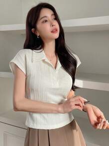 Dazy Designer Camiseta De Manga Corta Con Cuello Vuelto En Color Sólido - Beis - Ver 5